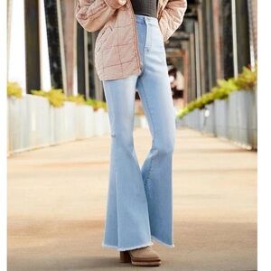 Chelsea & Violet Light Wash Flare Jeans Sz 28